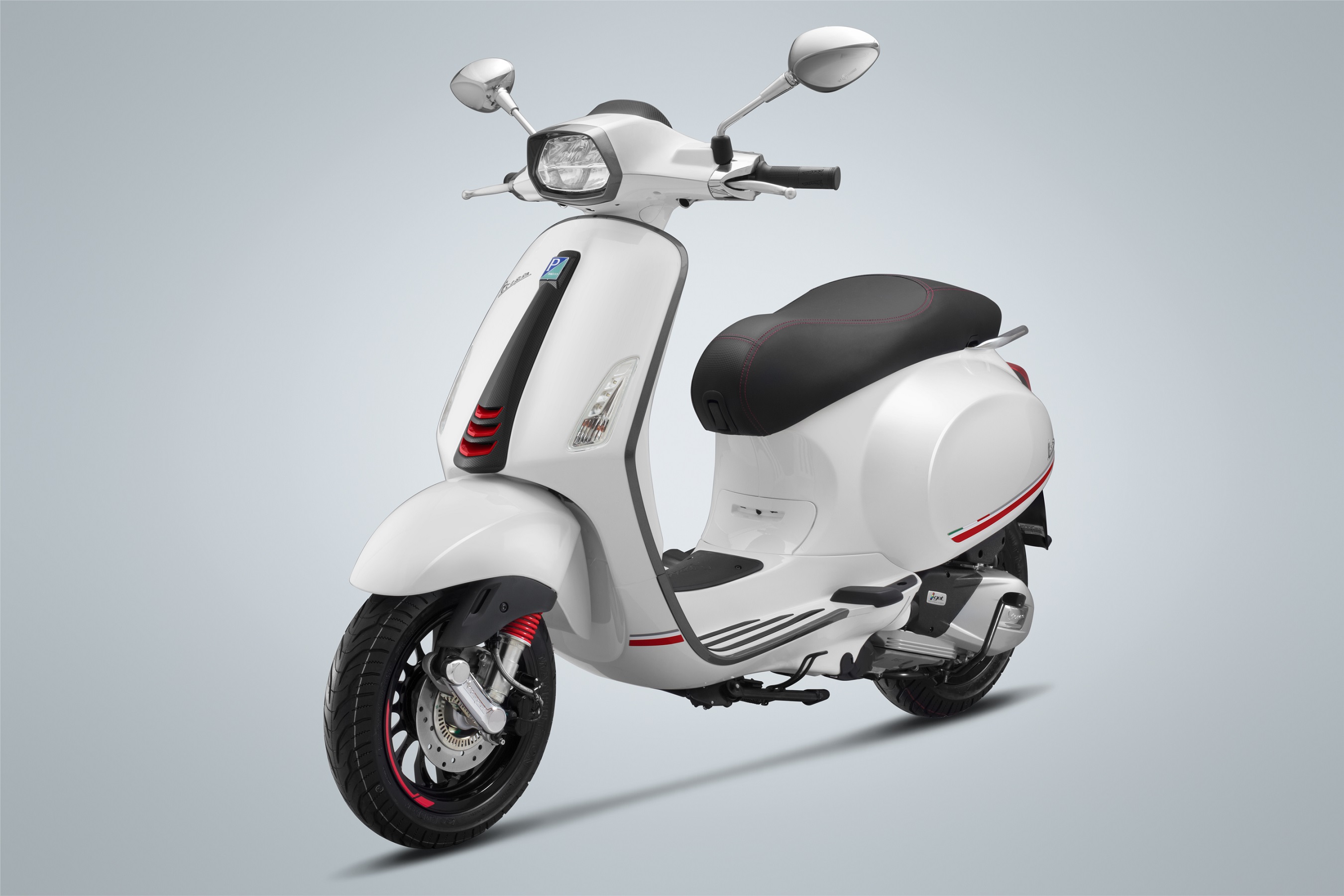 Vespa Sprint Carbon 2019  giá hơn 78 triệu đồng